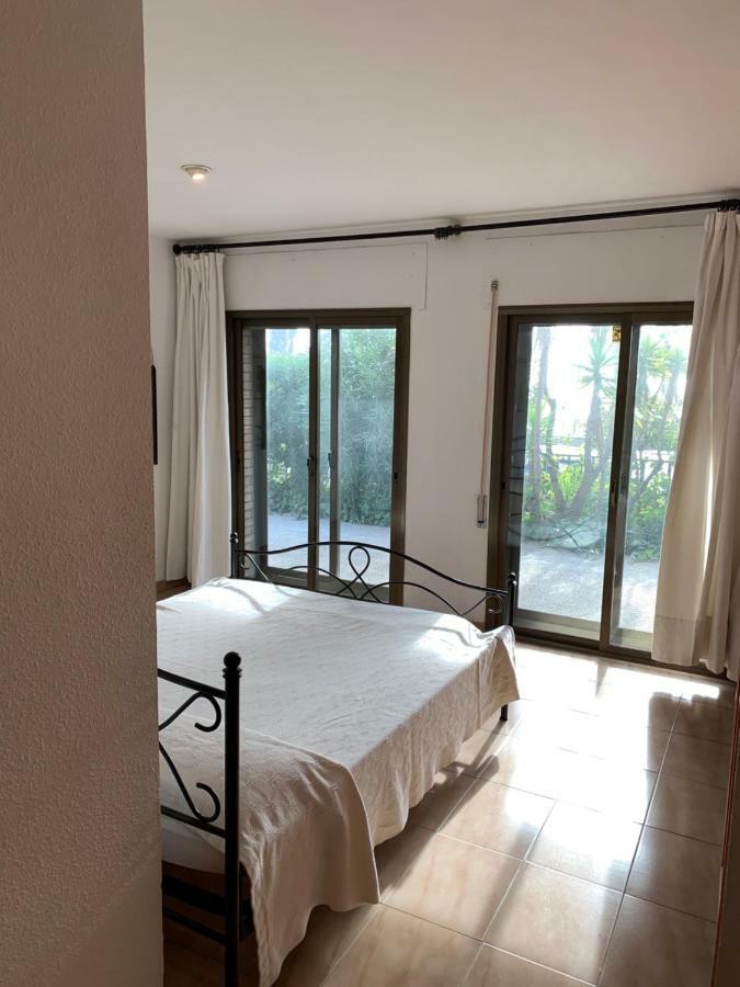 Apartamento - Wifi Free - Frente Al Mar Салоу Экстерьер фото
