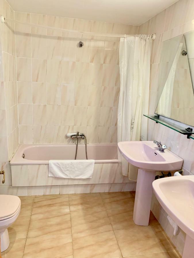 Apartamento - Wifi Free - Frente Al Mar Салоу Экстерьер фото